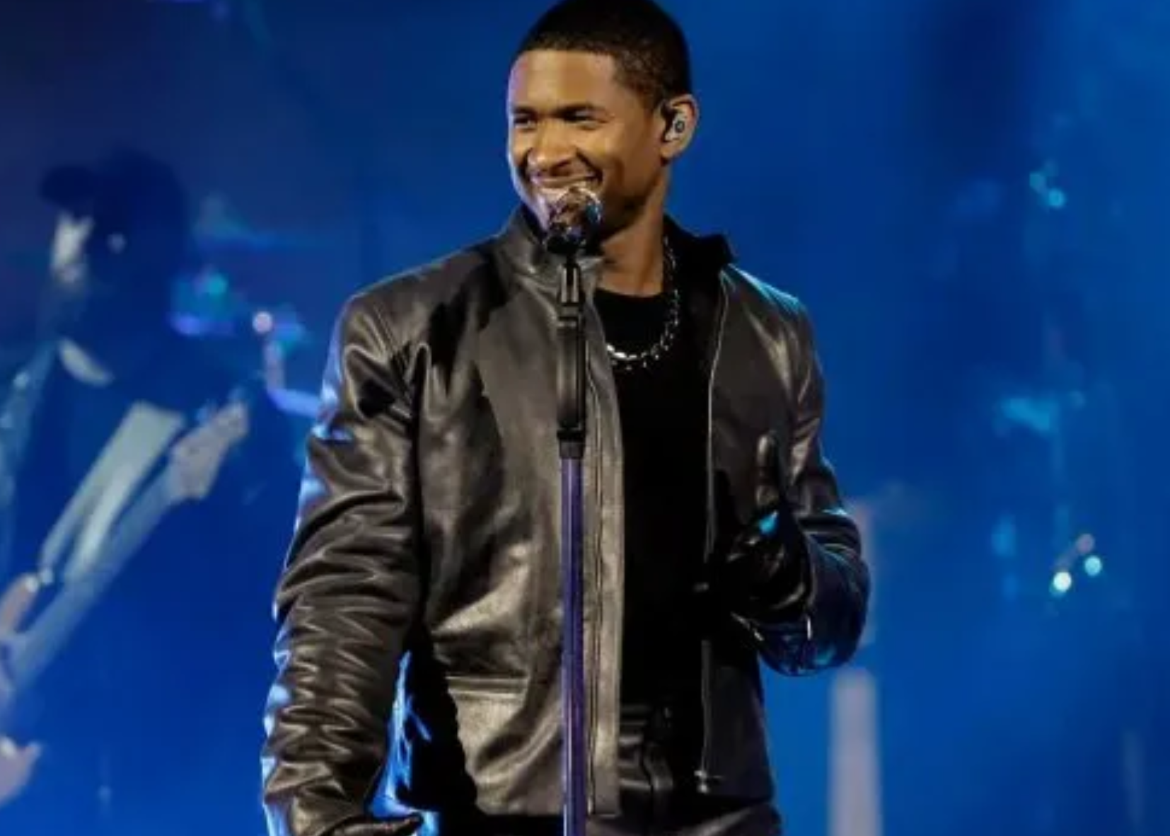 Usher se hará cargo del show de medio tiempo del Súper Bowl 2024